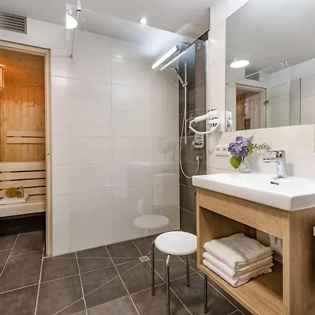 Nice In With Sauna And 2 Bedrooms